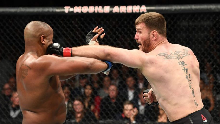 Miocic vs Cormier