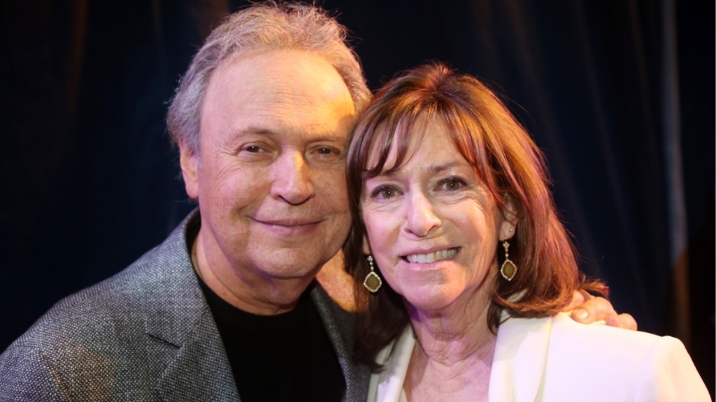 Who Is Billy Crystal's Wife, Janice & What Is Their Relationship History?