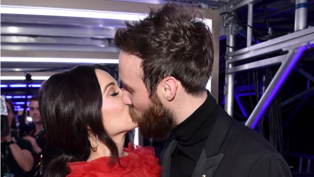 Who Is Kacey Musgraves' Ex-Husband, Ruston Kelly & What Is Their Relationship History?