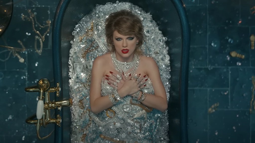 Fans Think Taylor Swift Might Show Up on DWTS