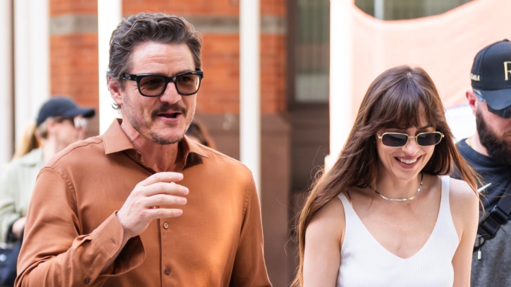 pedro pascal dakota johnson
