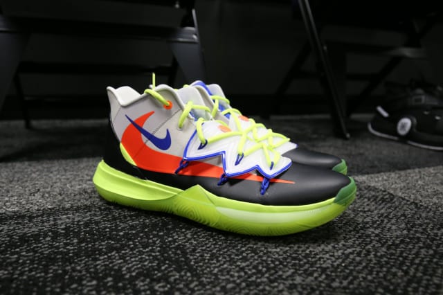 Kyrie Irving: Nike Kyrie V 