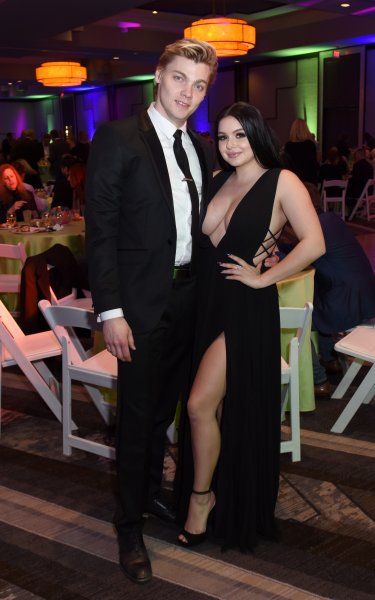 Ariel Winter Sarah Hyland Reality Show #19