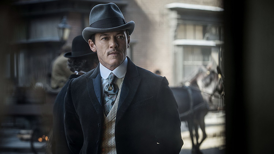 Luke Evans in 'The Alienist'