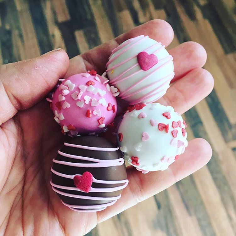 Valentine's Day Cake Balls 