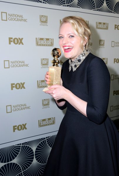 Elisabeth Moss Golden Globes #8