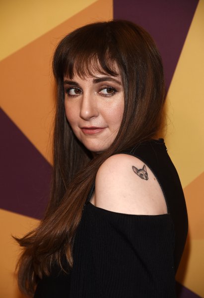 Lena Dunham Single #6