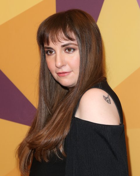 Lena Dunham Single #8