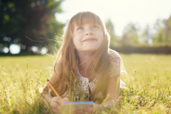 Mandatory Good News: Little Girl’s Thank-You Letter to Postal Worker Gets Massive Response From Across the Country